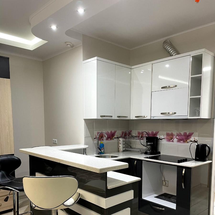 Angel Apartment In Porta Батуми Экстерьер фото