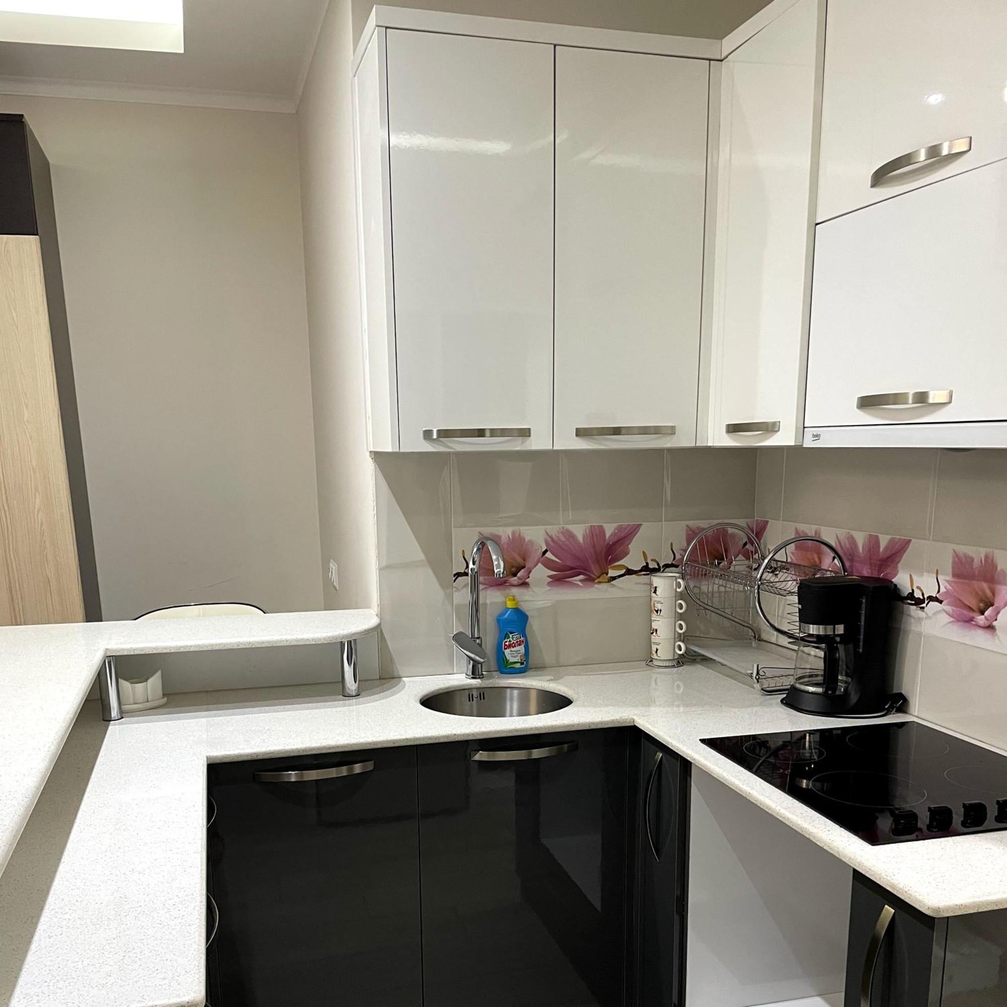 Angel Apartment In Porta Батуми Номер фото